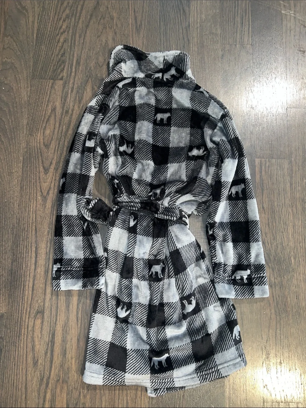 Kids Cozy Black & Gray Buffalo Plaid Fleece Robe Size M (8)